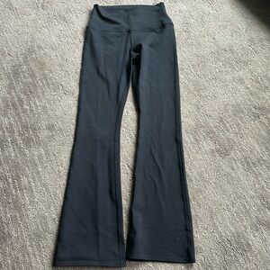 Alo boot cut leggings size S 29 inch inseam